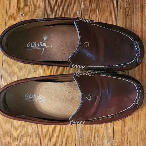 Men\'s OluKai slip-on leather loafers. Like New. OluKai Moloa Leather Slip On Loafers Mens 8.5 Brown Casual  main image 4
